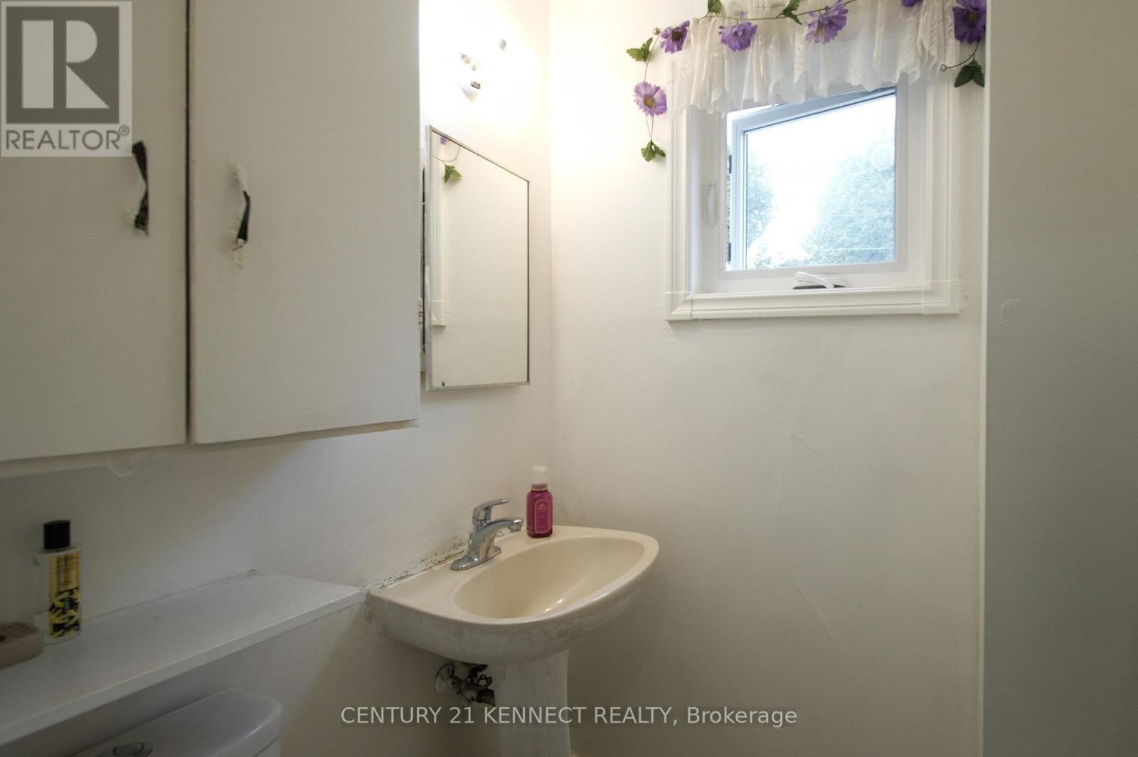 55 Braemar Drive, Brampton, Ontario  L6T 2L5 - Photo 23 - W12417655