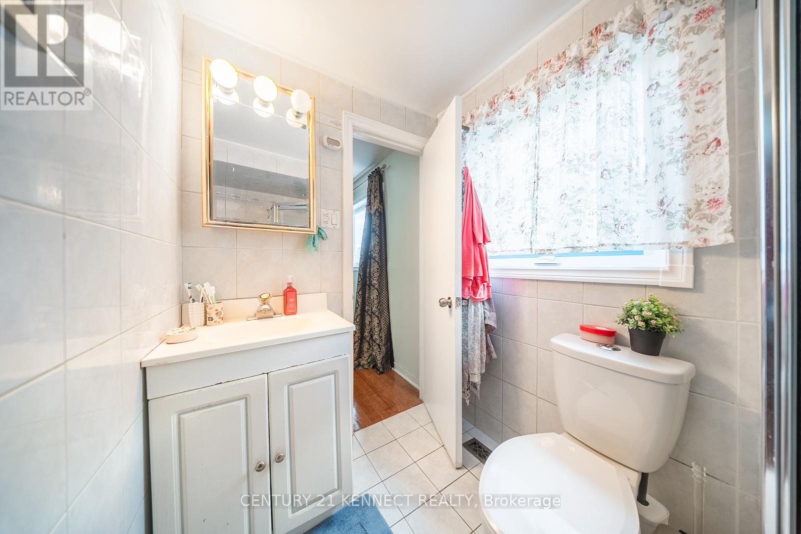 55 Braemar Drive, Brampton, Ontario  L6T 2L5 - Photo 28 - W12417655