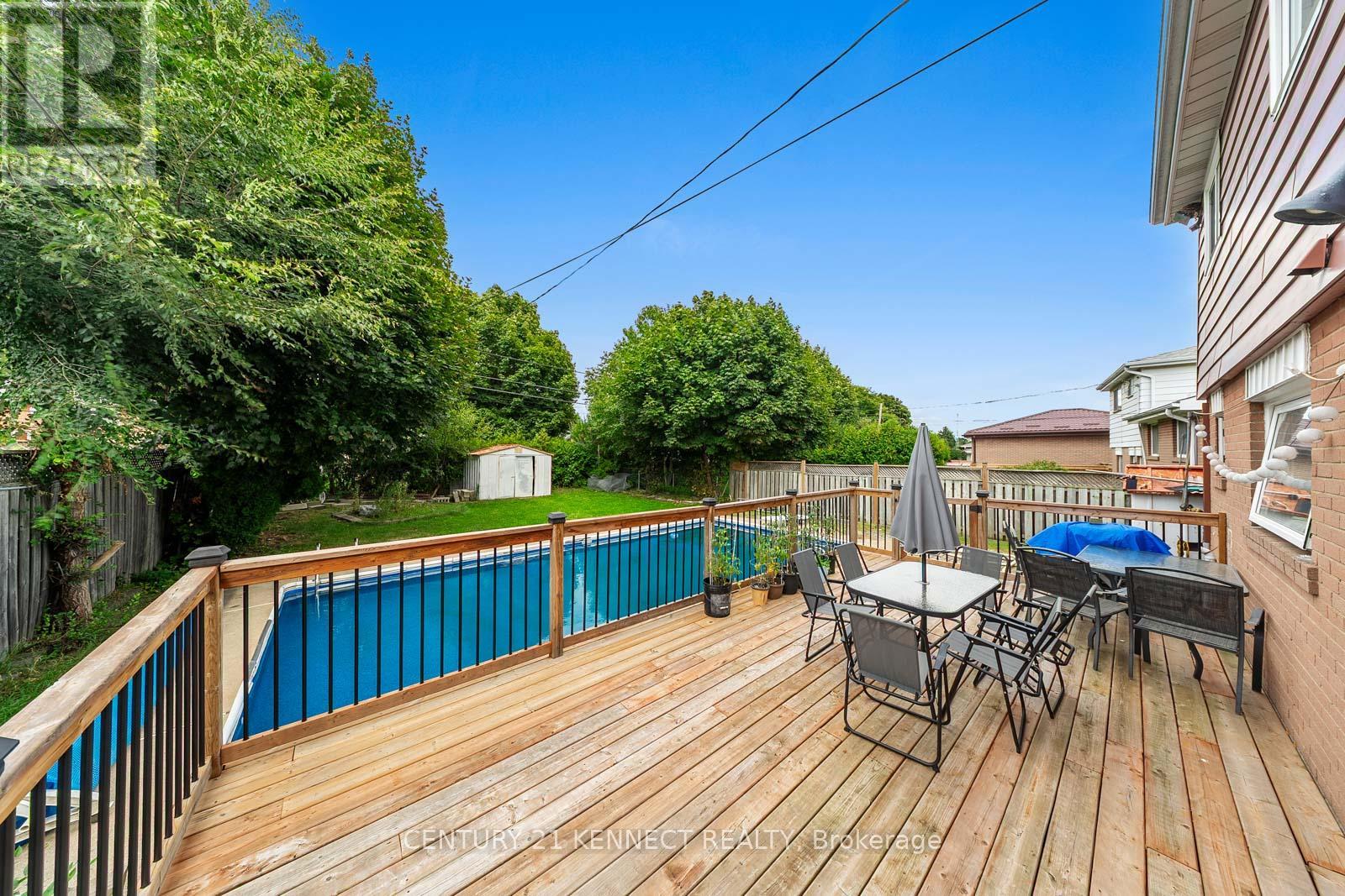 55 Braemar Drive, Brampton, Ontario  L6T 2L5 - Photo 5 - W12417655