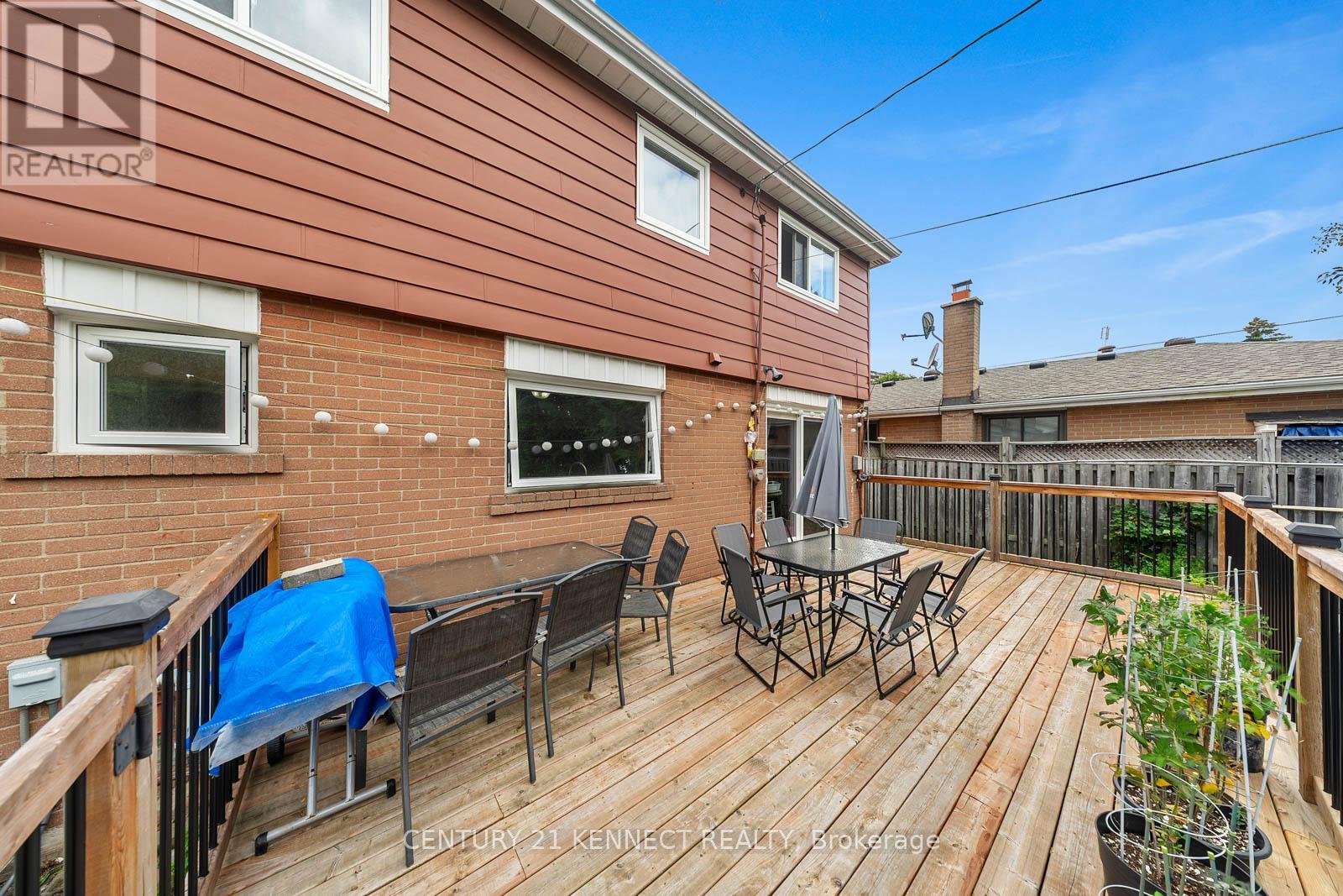 55 Braemar Drive, Brampton, Ontario  L6T 2L5 - Photo 6 - W12417655