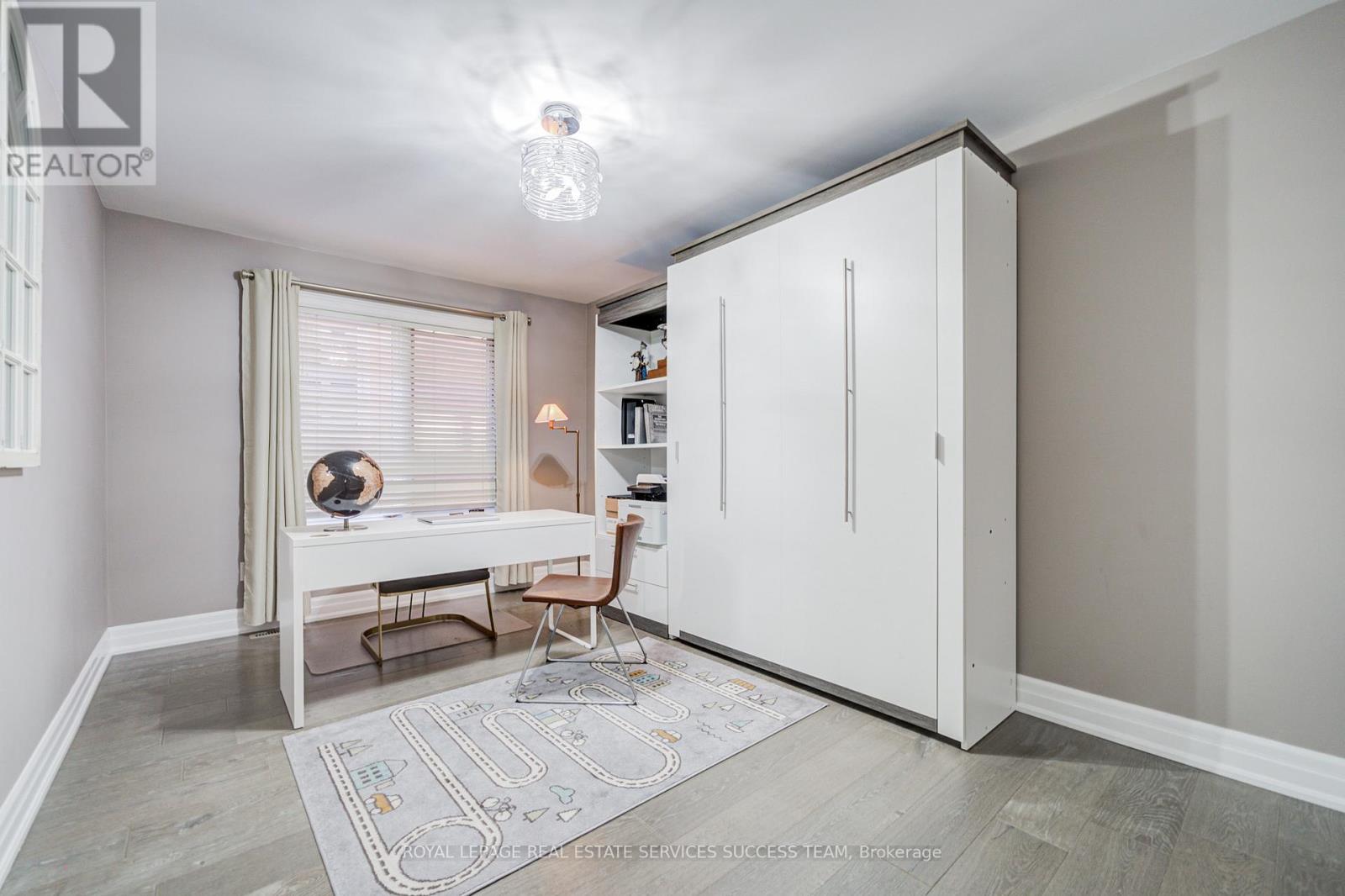 1378 Bayshire Drive, Oakville, Ontario  L6H 6C7 - Photo 15 - W12417663
