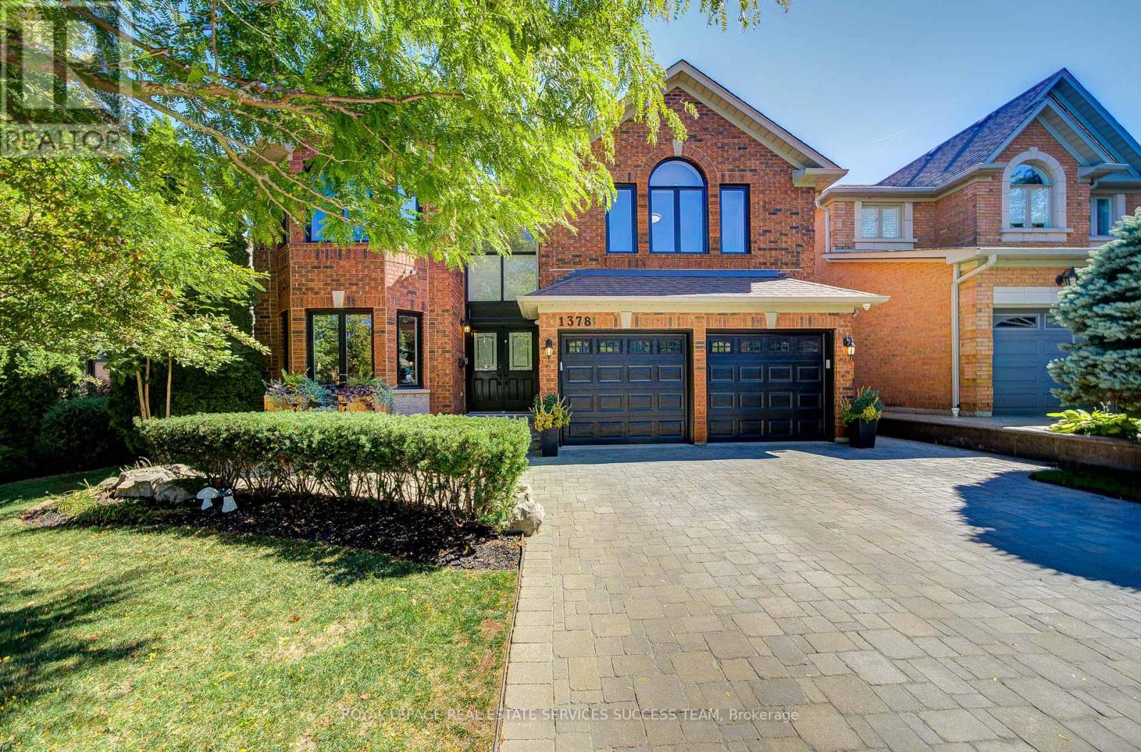1378 Bayshire Drive, Oakville, Ontario  L6H 6C7 - Photo 2 - W12417663