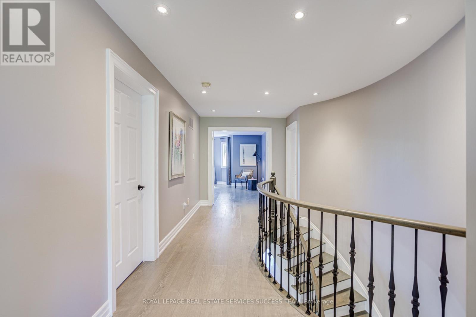 1378 Bayshire Drive, Oakville, Ontario  L6H 6C7 - Photo 31 - W12417663
