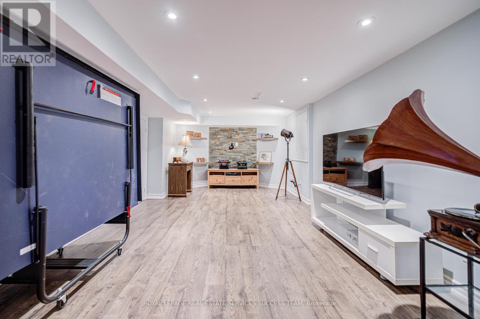 1378 Bayshire Drive, Oakville, Ontario  L6H 6C7 - Photo 41 - W12417663