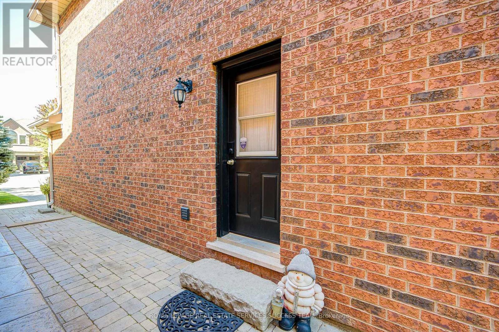 1378 Bayshire Drive, Oakville, Ontario  L6H 6C7 - Photo 43 - W12417663