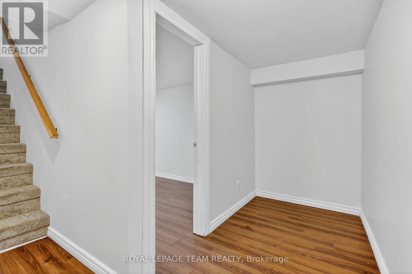 2822 Richmond Road W, Ottawa, Ontario  K2B 6S5 - Photo 4 - X12417682