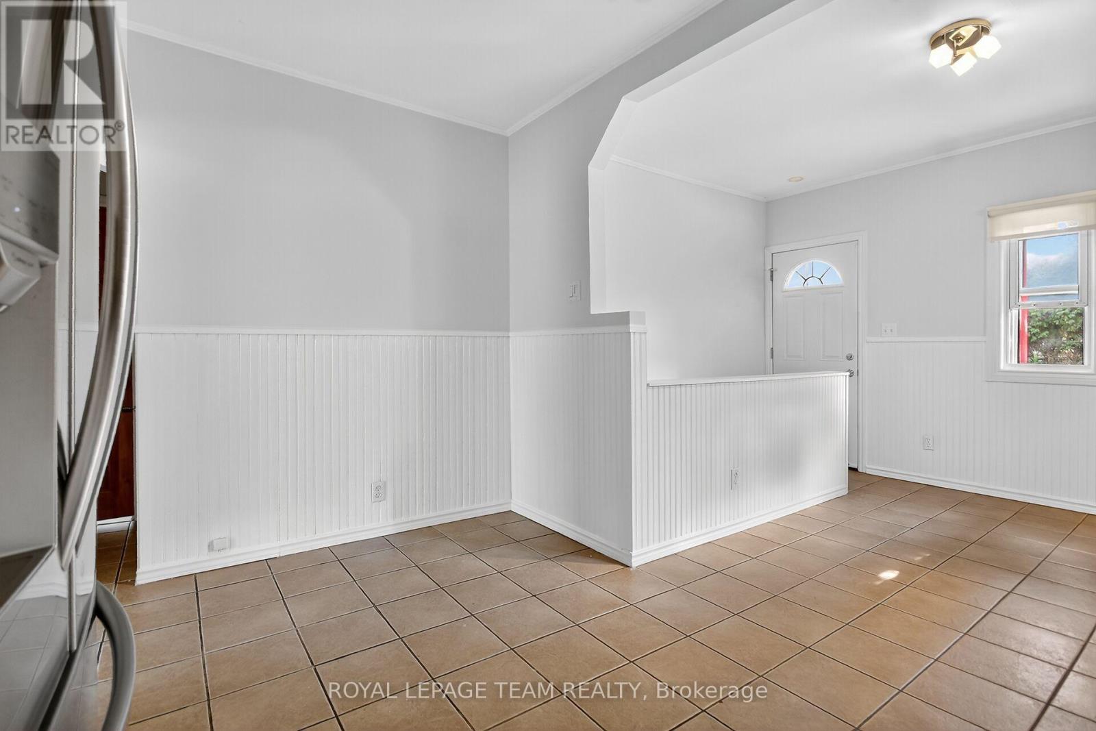 2822 Richmond Road W, Ottawa, Ontario  K2B 6S5 - Photo 8 - X12417682