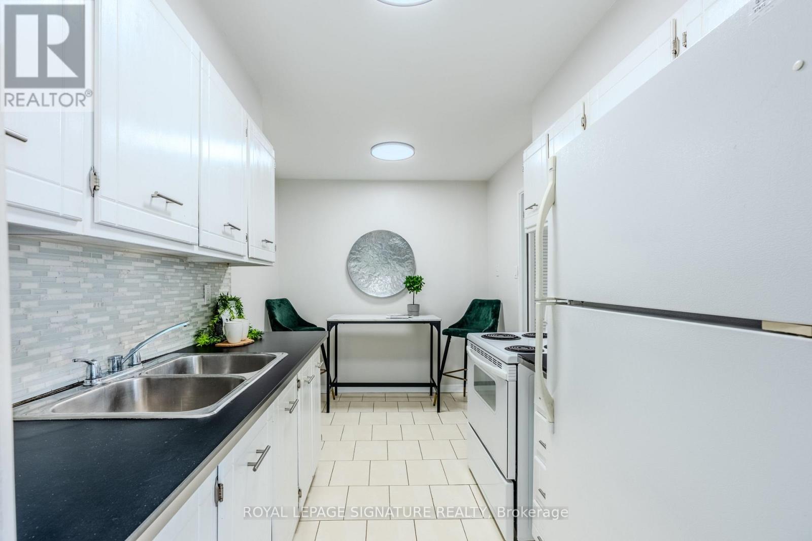 315 - 177 Linus Road, Toronto, Ontario  M2J 4S5 - Photo 7 - C12417658