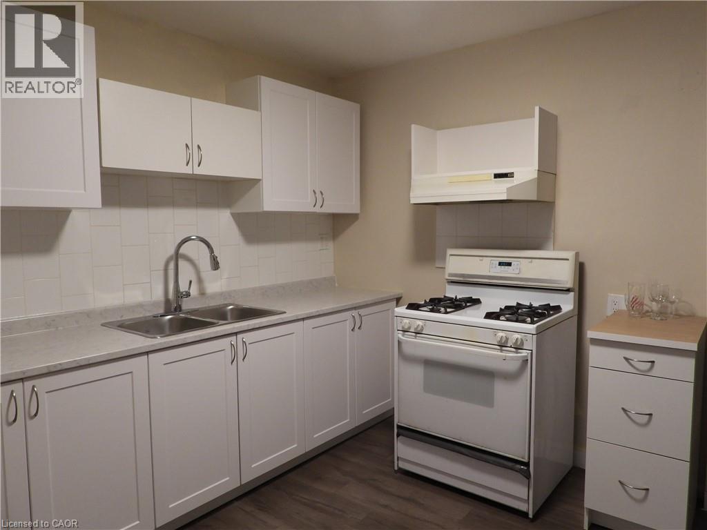 107 London Street N, Hamilton, Ontario  L8H 4B4 - Photo 3 - 40771911