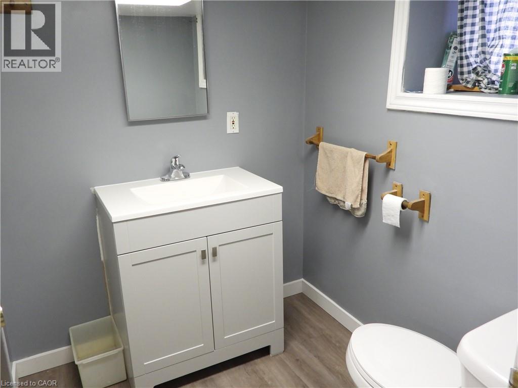 107 London Street N, Hamilton, Ontario  L8H 4B4 - Photo 9 - 40771911