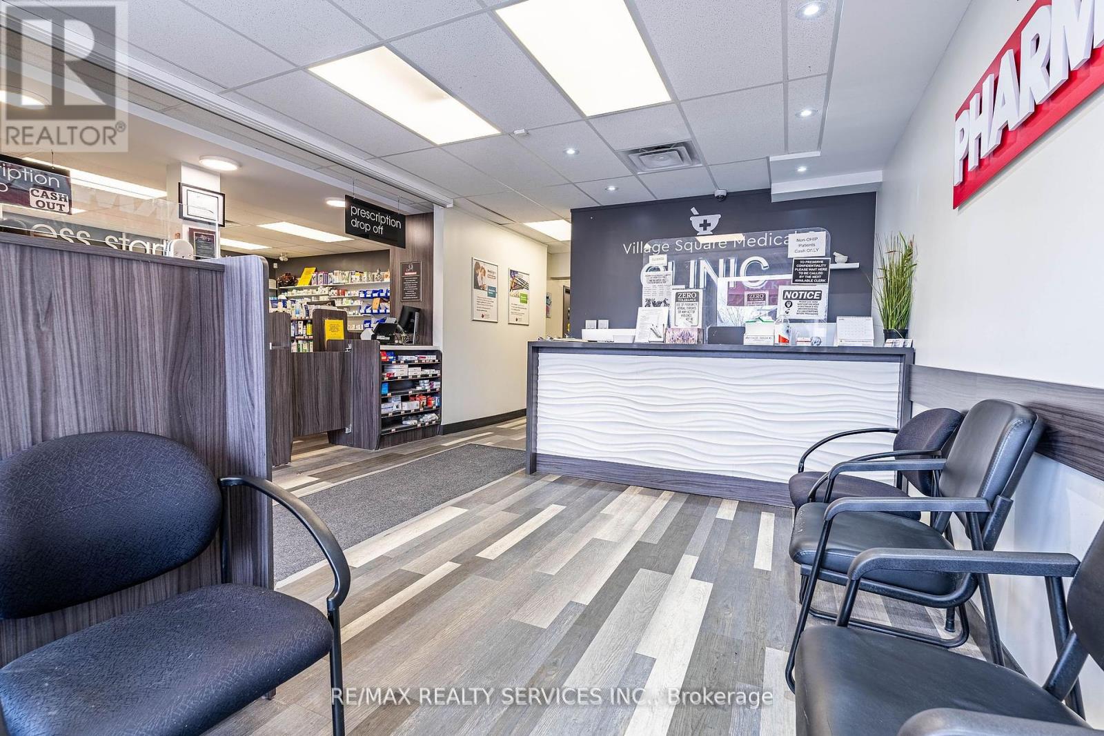 10 Main Street, Mississauga, Ontario  L5M 1X3 - Photo 14 - W12417675