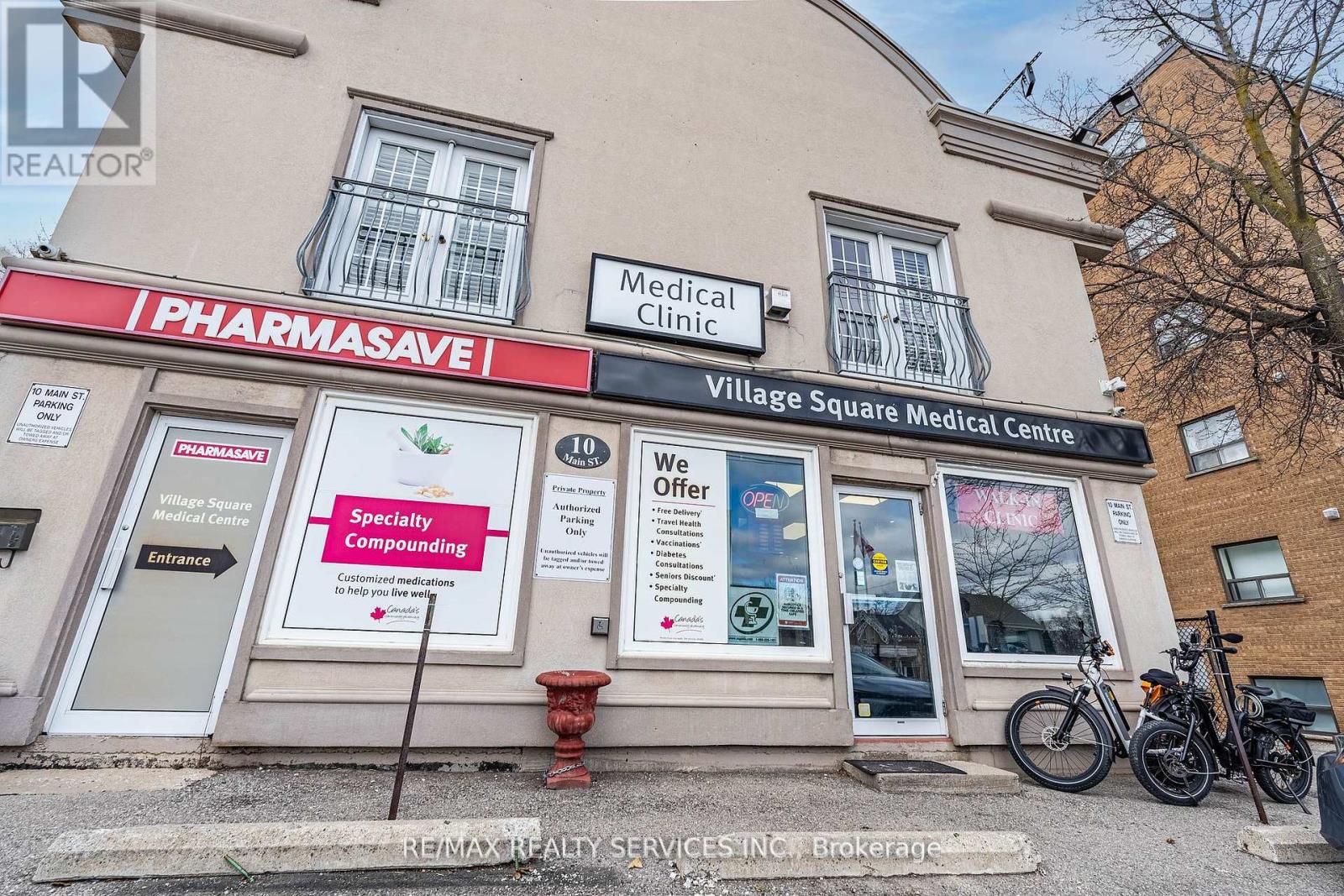 10 Main Street, Mississauga, Ontario  L5M 1X3 - Photo 2 - W12417675