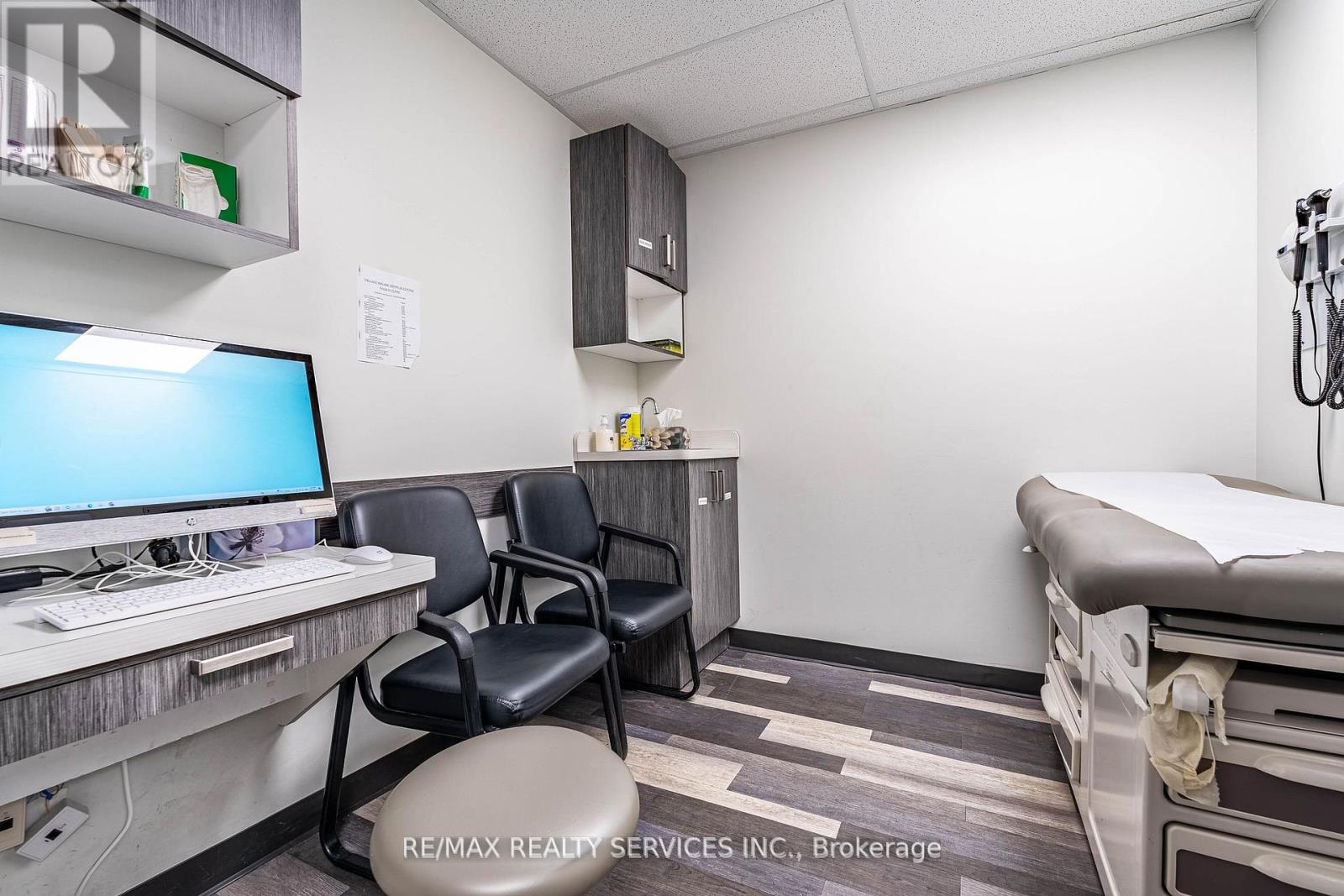 10 Main Street, Mississauga, Ontario  L5M 1X3 - Photo 23 - W12417675
