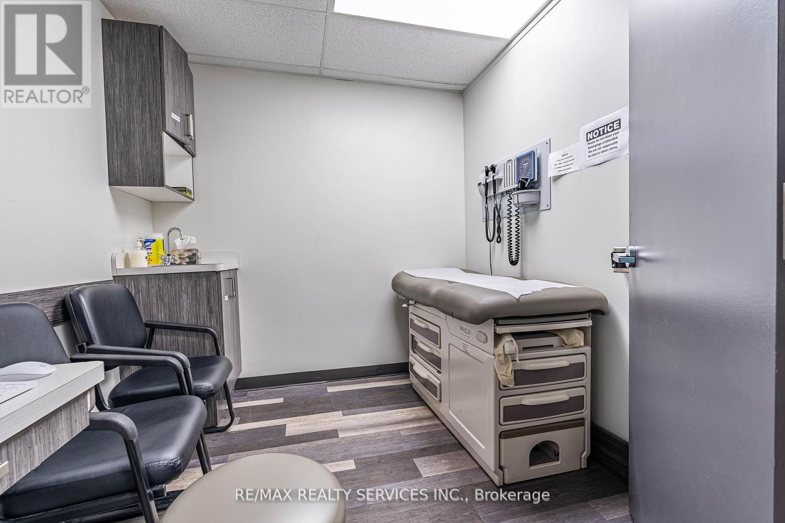 10 Main Street, Mississauga, Ontario  L5M 1X3 - Photo 24 - W12417675