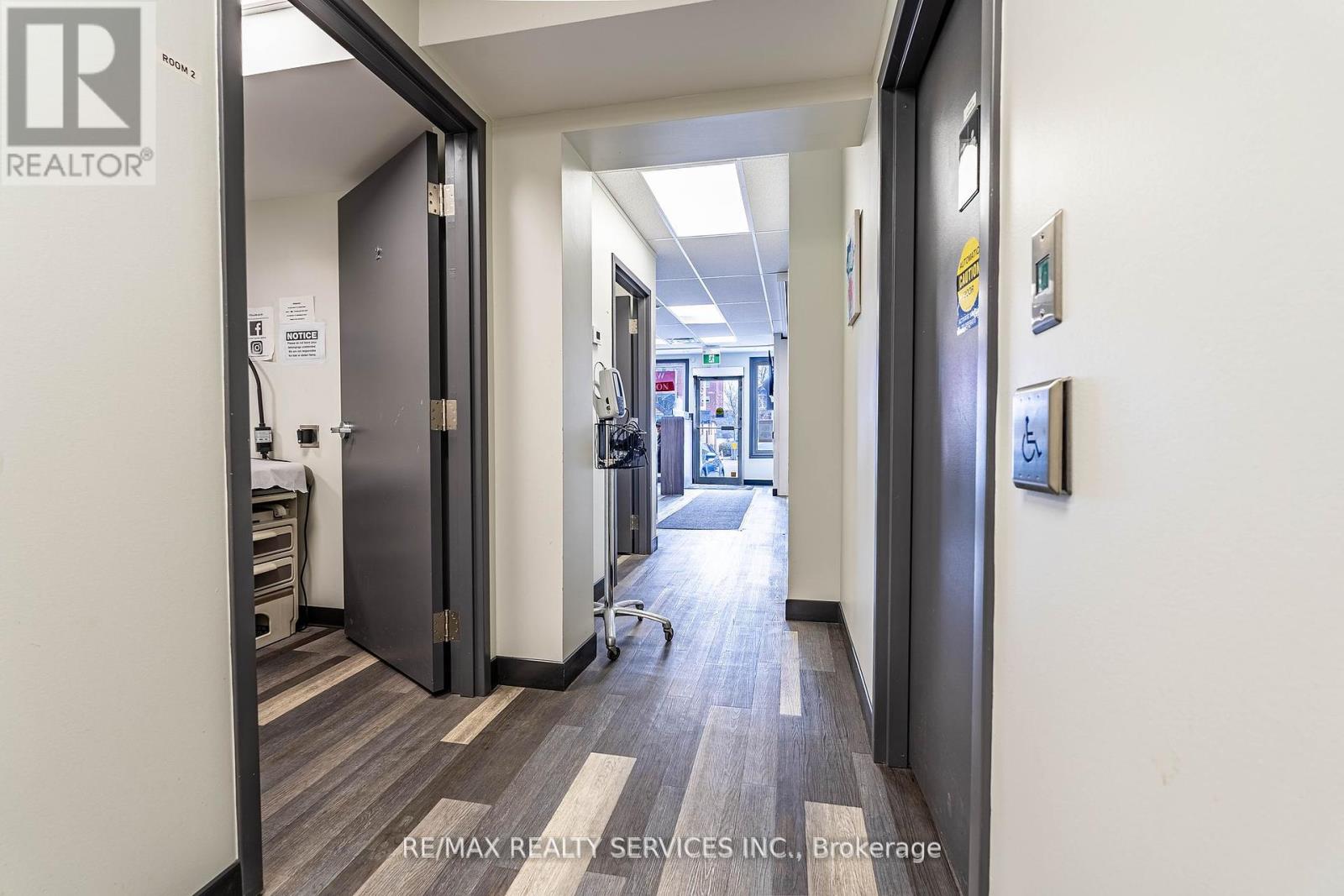 10 Main Street, Mississauga, Ontario  L5M 1X3 - Photo 26 - W12417675