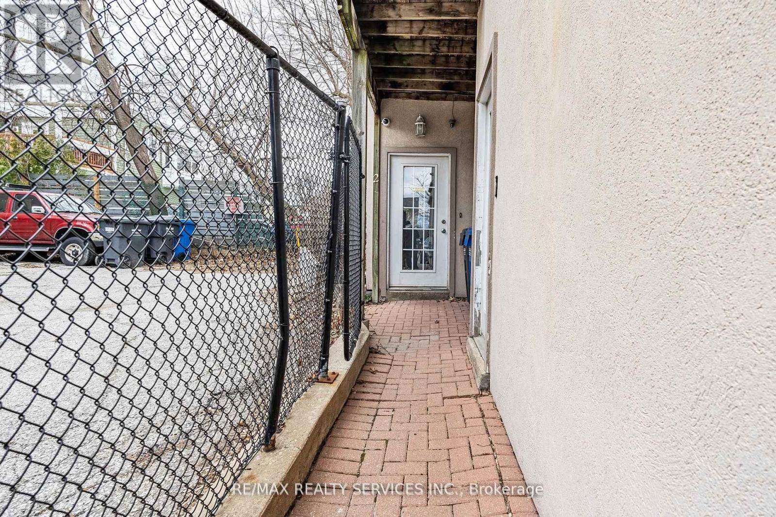 10 Main Street, Mississauga, Ontario  L5M 1X3 - Photo 32 - W12417675