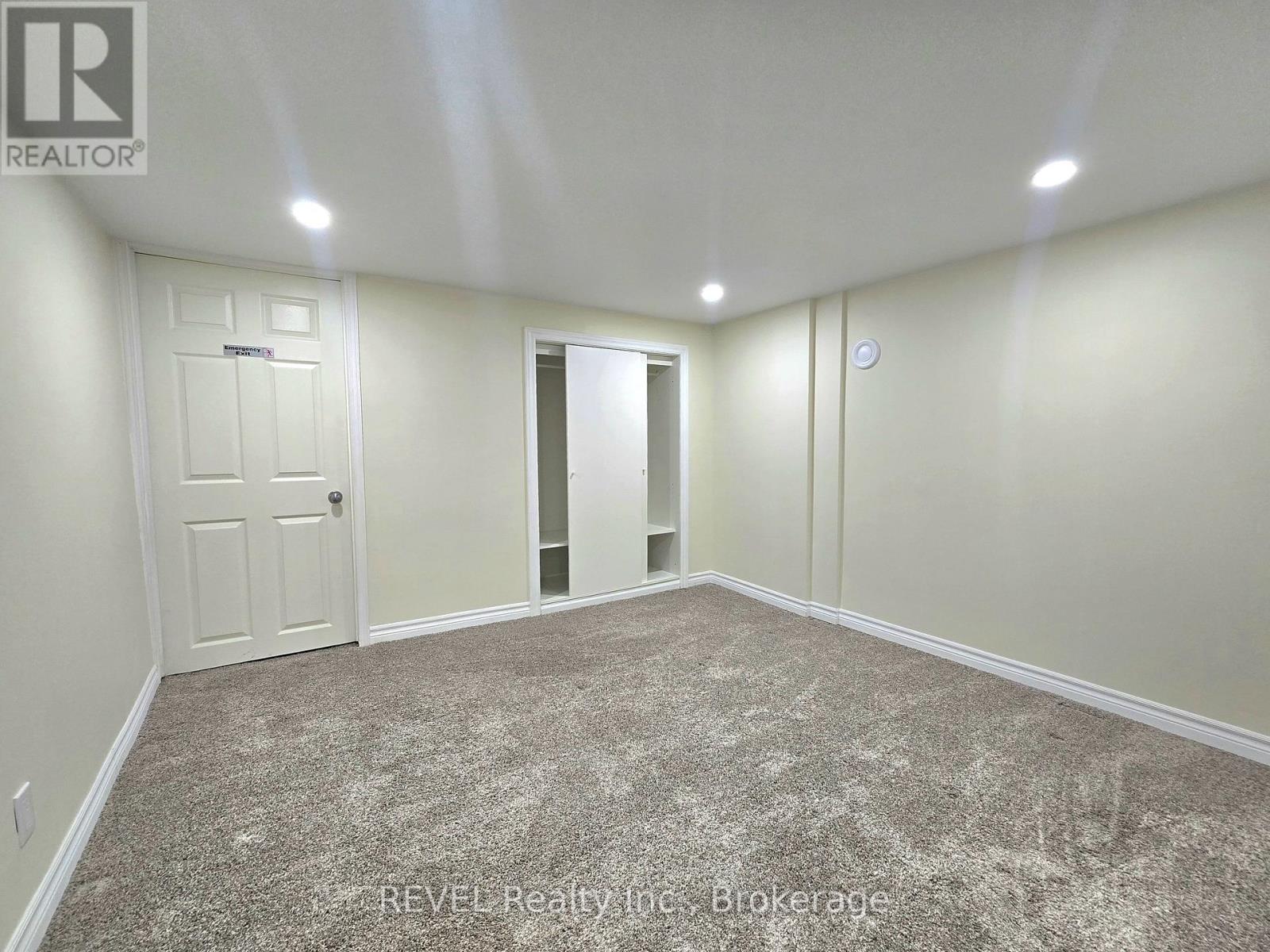 4151 Portage Road N, Niagara Falls, Ontario  L2E 6A2 - Photo 6 - X12417685