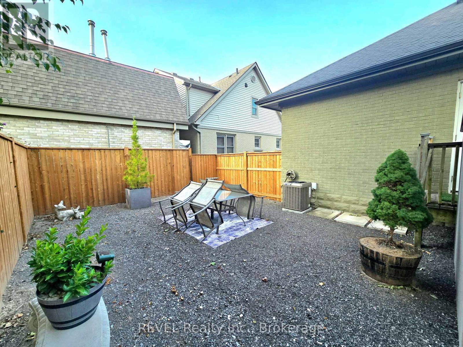 4151 Portage Road N, Niagara Falls, Ontario  L2E 6A2 - Photo 8 - X12417685