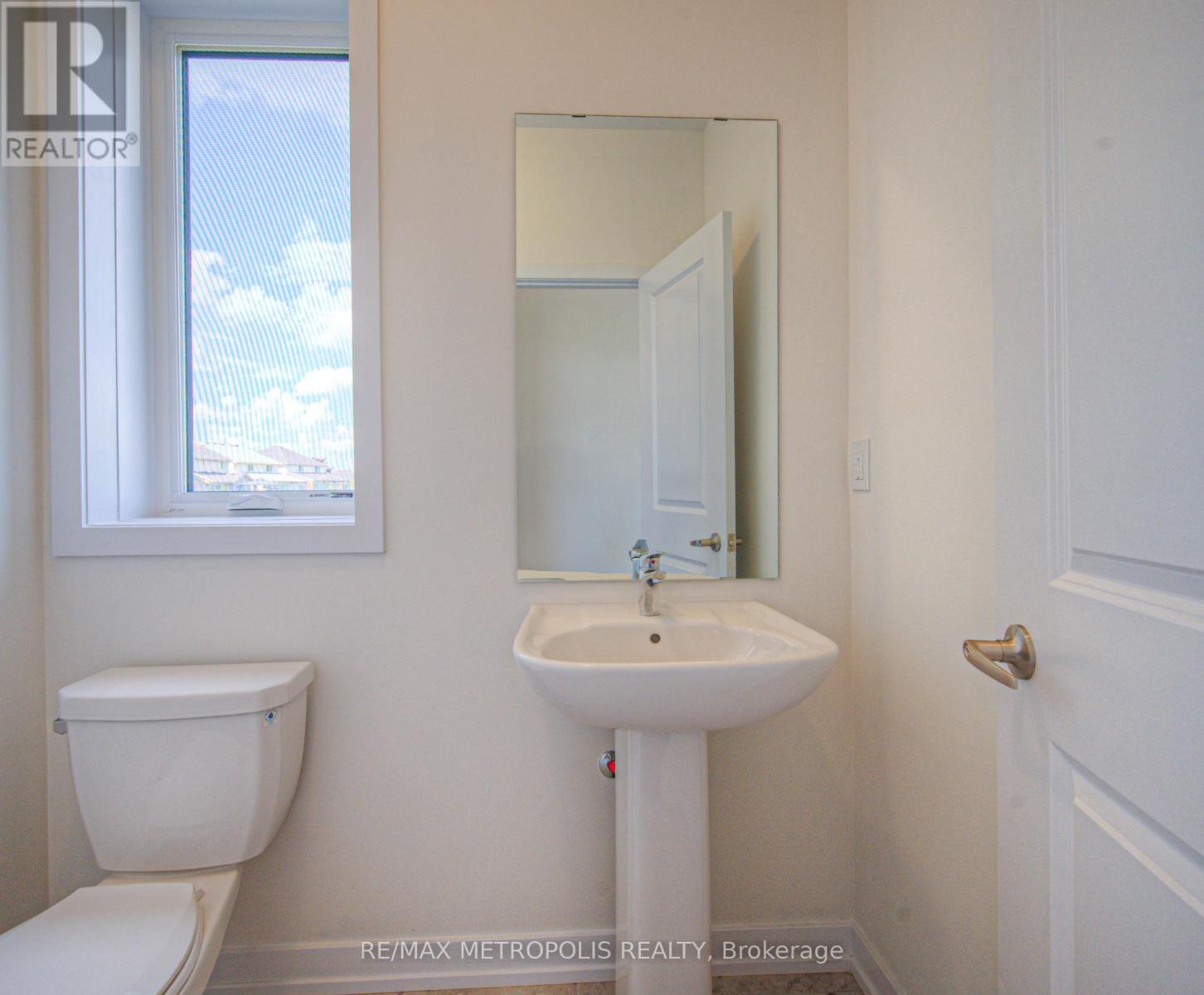 100 Moss Drive, Cambridge, Ontario  N1T 0H1 - Photo 6 - X12417671
