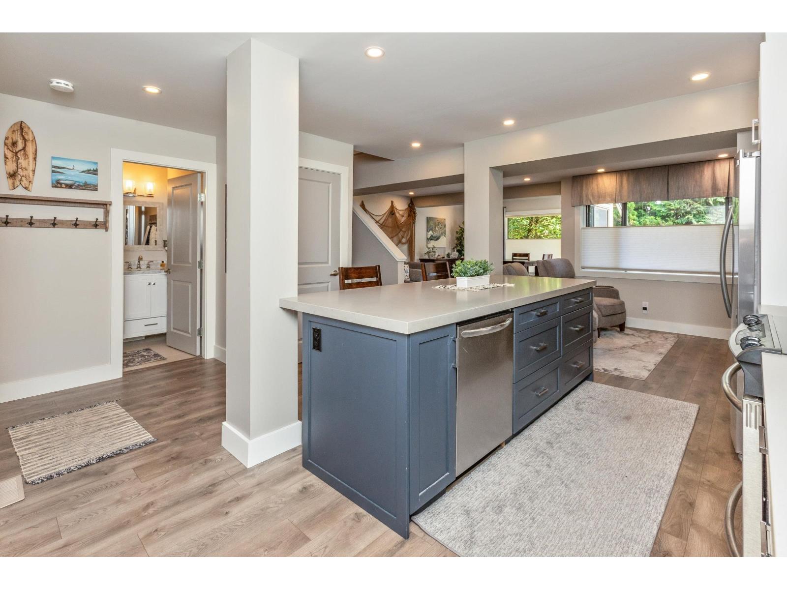 15804 Mcbeth Road, Surrey, British Columbia  V4A 5X3 - Photo 3 - R3044546