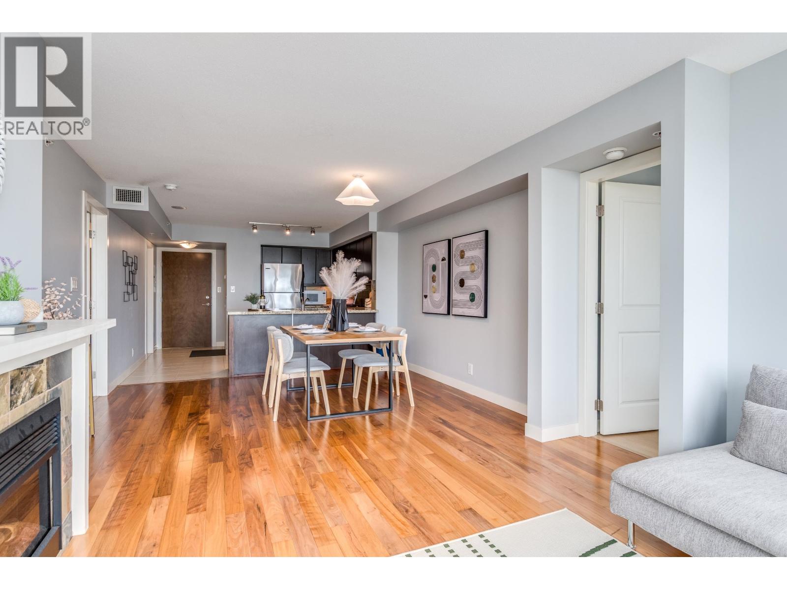 1710 6068 No. 3 Road, Richmond, British Columbia  V6Y 4M7 - Photo 4 - R3048636