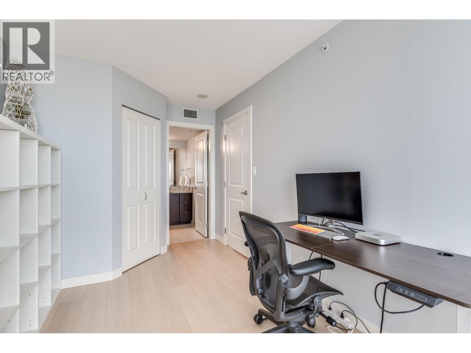 1710 6068 No. 3 Road, Richmond, British Columbia  V6Y 4M7 - Photo 11 - R3048636