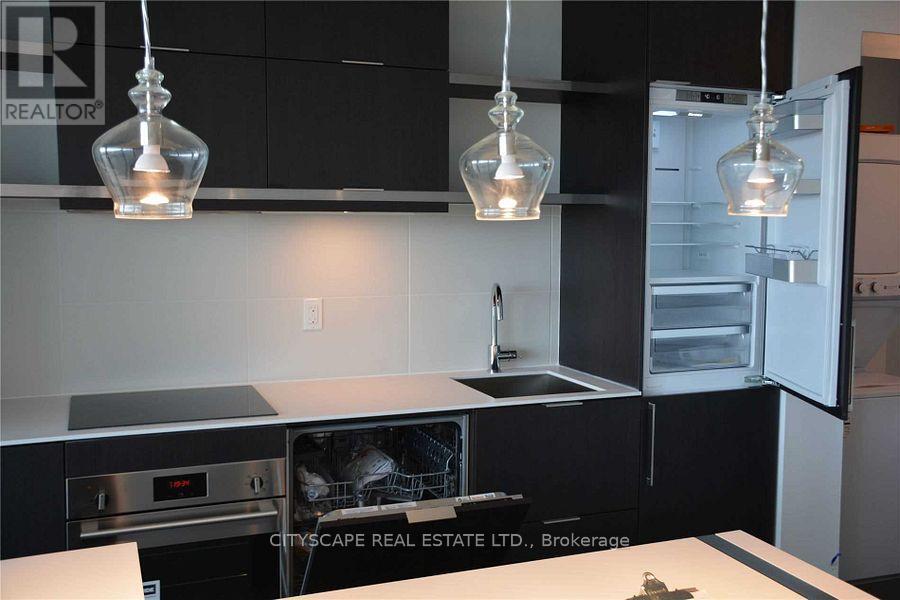 4811 - 197 Yonge Street W, Toronto, Ontario  M5B 1M4 - Photo 3 - C12417702