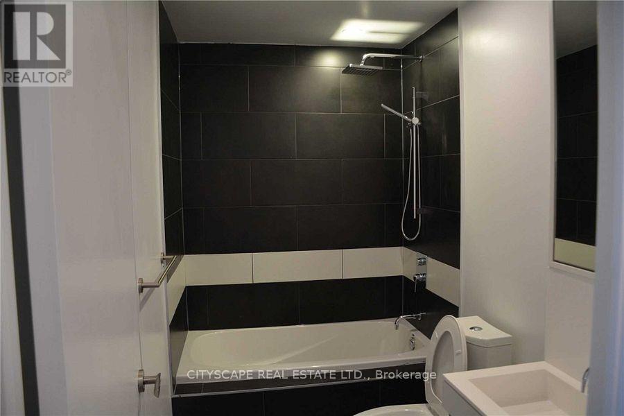 4811 - 197 Yonge Street W, Toronto, Ontario  M5B 1M4 - Photo 7 - C12417702