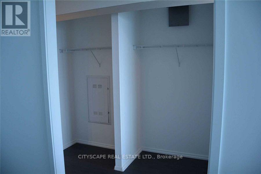 4811 - 197 Yonge Street W, Toronto, Ontario  M5B 1M4 - Photo 9 - C12417702