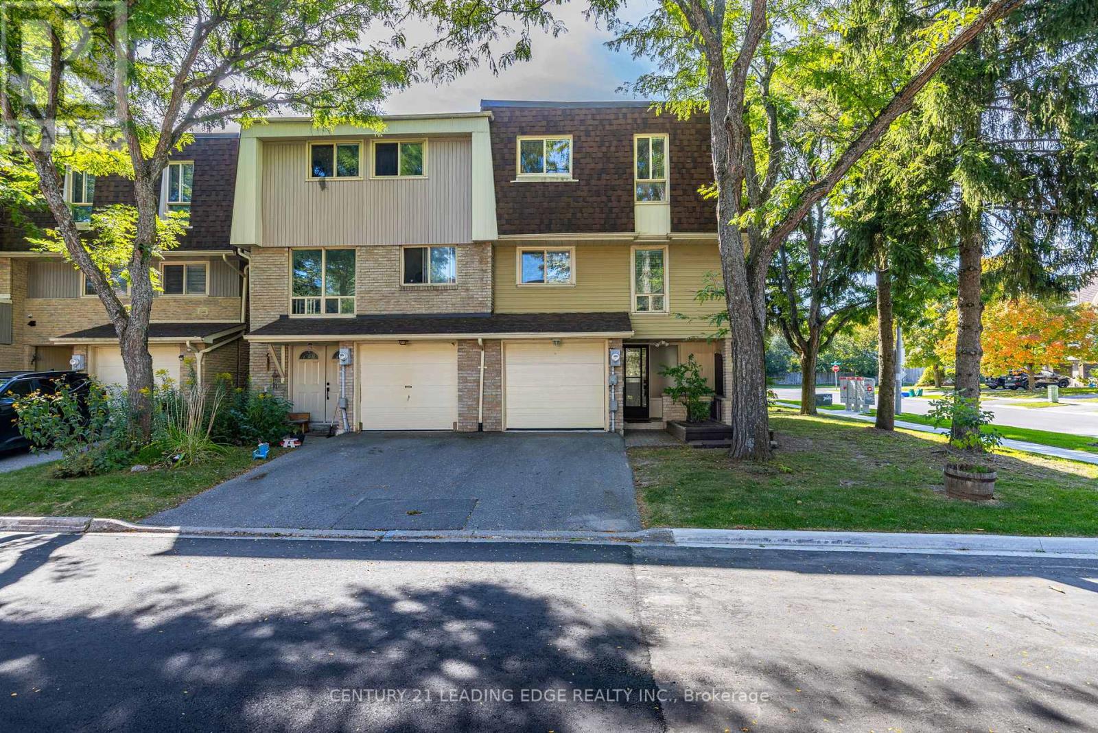 129 POPLAR CRESCENT, Aurora, Ontario