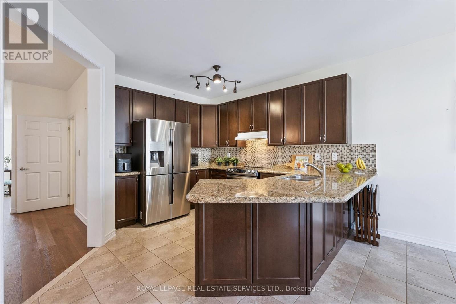 2517 Pine Glen Road, Oakville, Ontario  L6M 0R7 - Photo 11 - W12417707