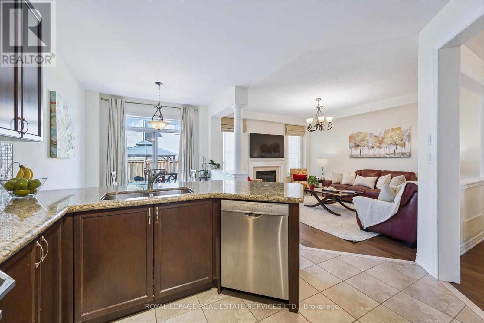 2517 Pine Glen Road, Oakville, Ontario  L6M 0R7 - Photo 12 - W12417707