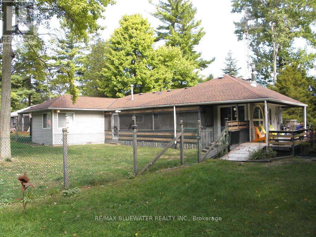 9663 Army Camp Road, Lambton Shores, Ontario  N0N 1J0 - Photo 1 - X12417726
