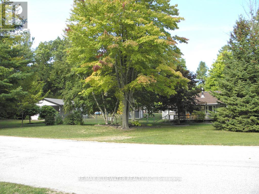 9663 Army Camp Road, Lambton Shores, Ontario  N0N 1J0 - Photo 12 - X12417726