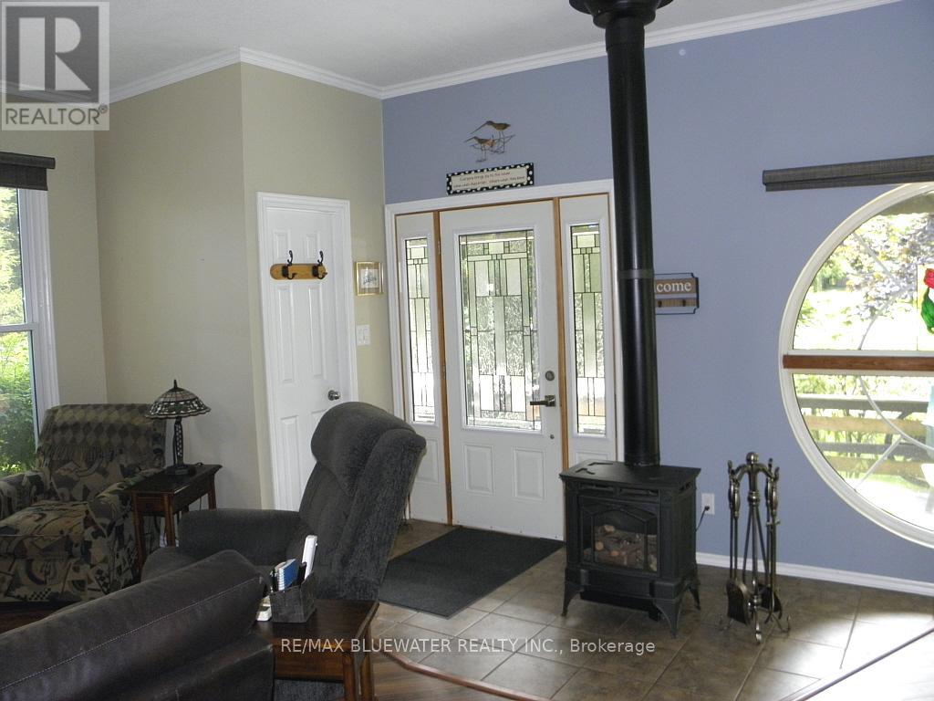 9663 Army Camp Road, Lambton Shores, Ontario  N0N 1J0 - Photo 15 - X12417726