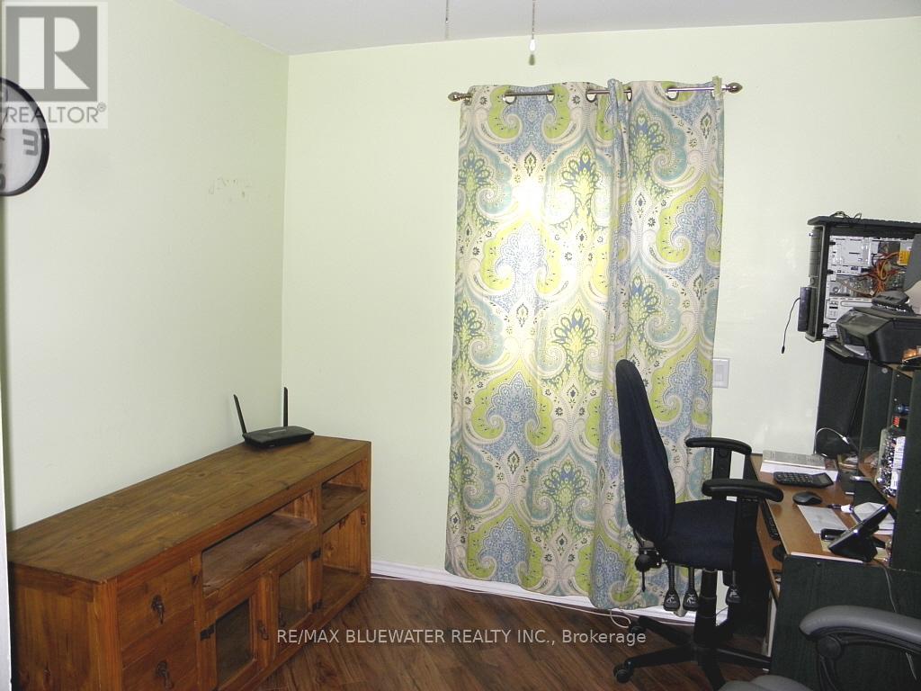 9663 Army Camp Road, Lambton Shores, Ontario  N0N 1J0 - Photo 22 - X12417726