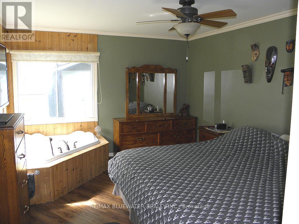 9663 Army Camp Road, Lambton Shores, Ontario  N0N 1J0 - Photo 23 - X12417726