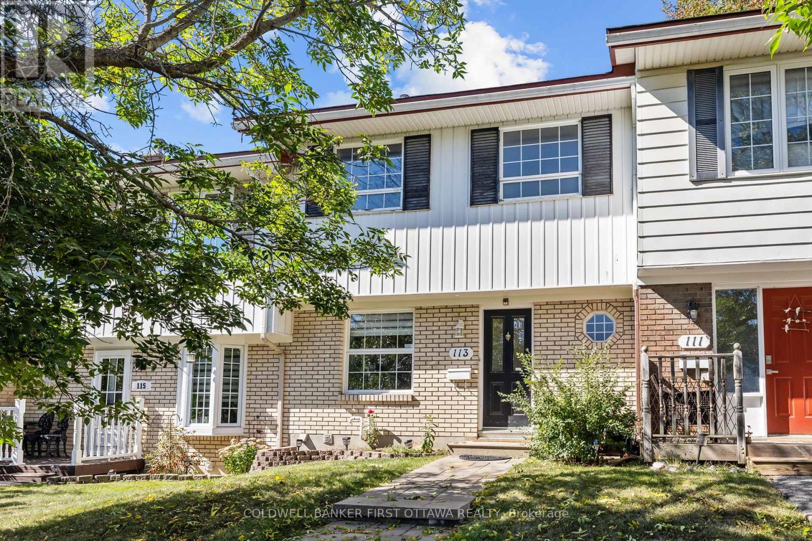 113 Monterey Drive, Ottawa, Ontario  K2H 7A9 - Photo 2 - X12417727