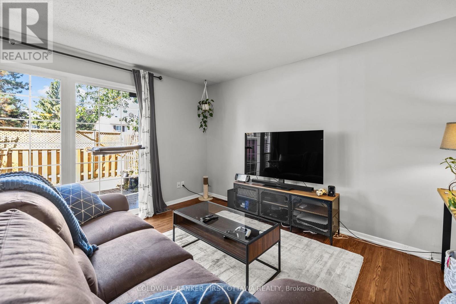 113 Monterey Drive, Ottawa, Ontario  K2H 7A9 - Photo 9 - X12417727