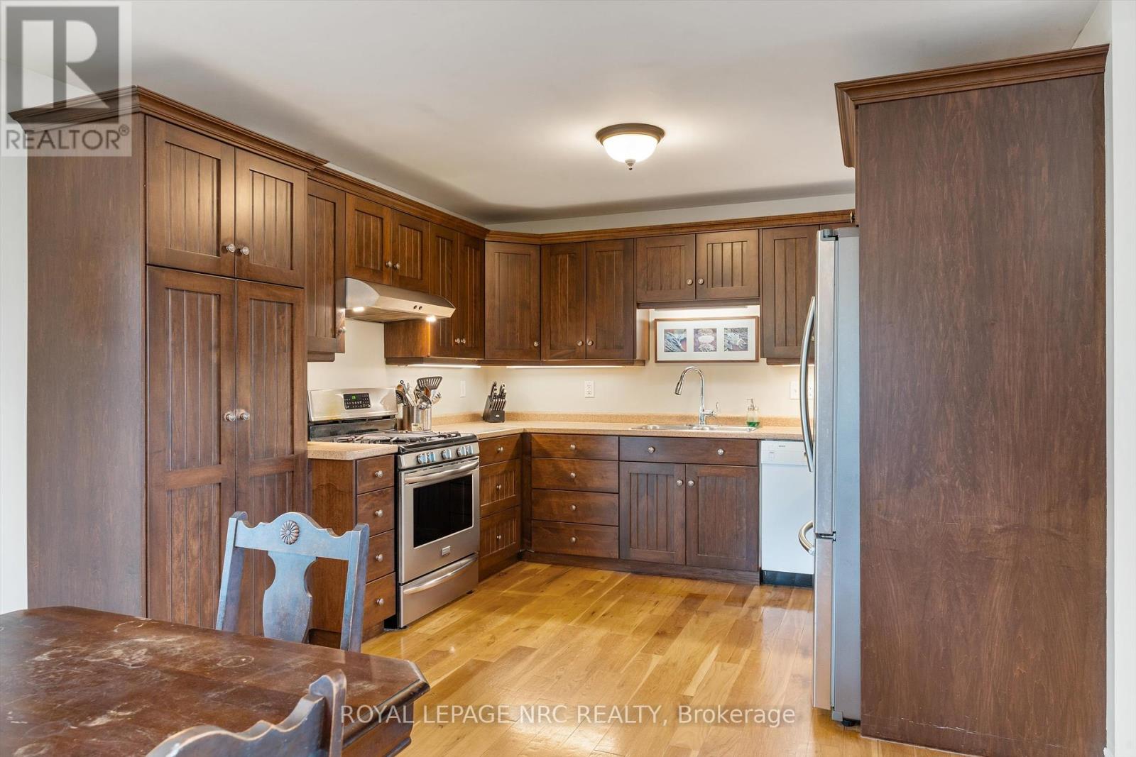3552 Campden Road, Lincoln (Escarpment), Ontario  L0R 1G0 - Photo 11 - X12417736