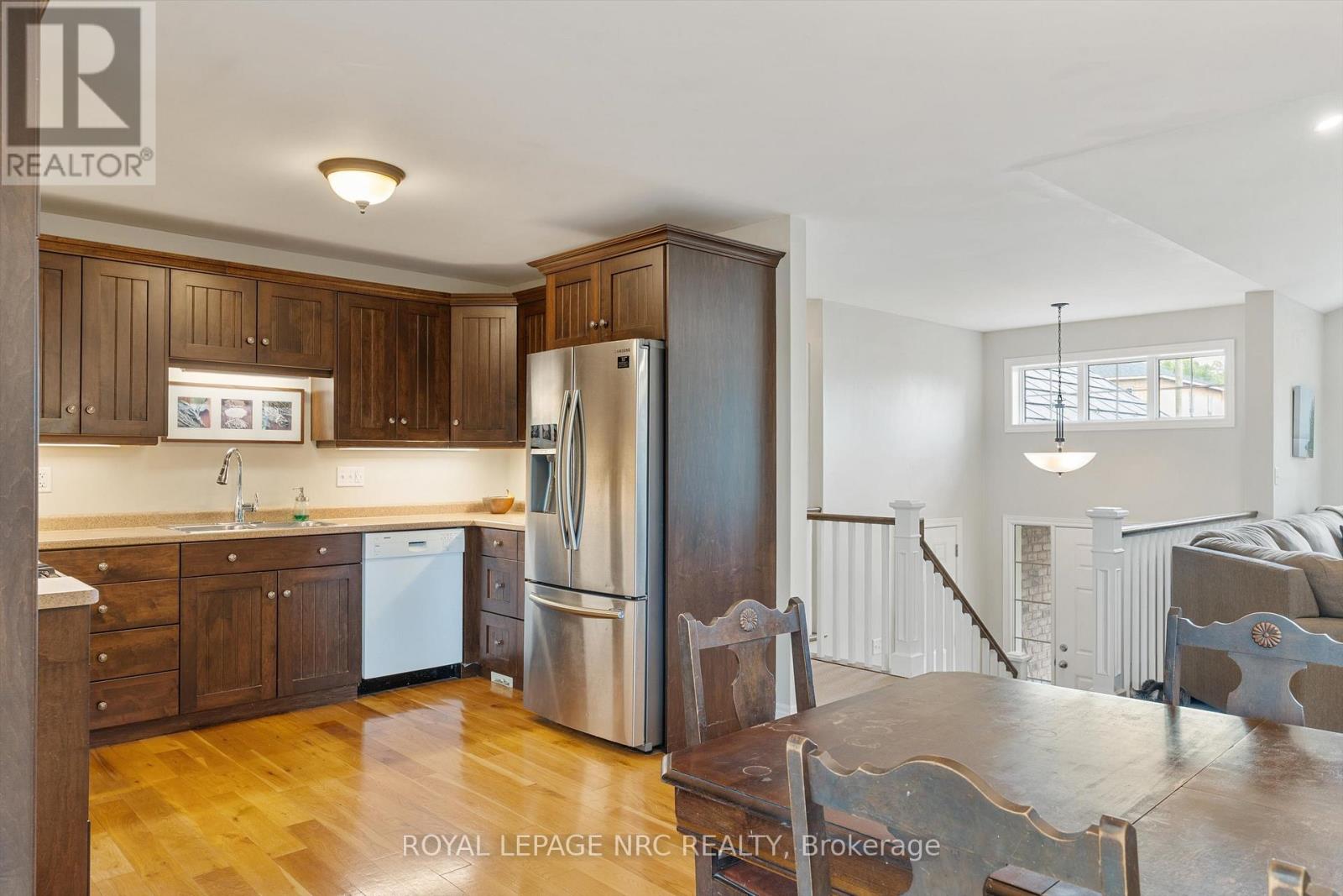 3552 Campden Road, Lincoln (Escarpment), Ontario  L0R 1G0 - Photo 12 - X12417736