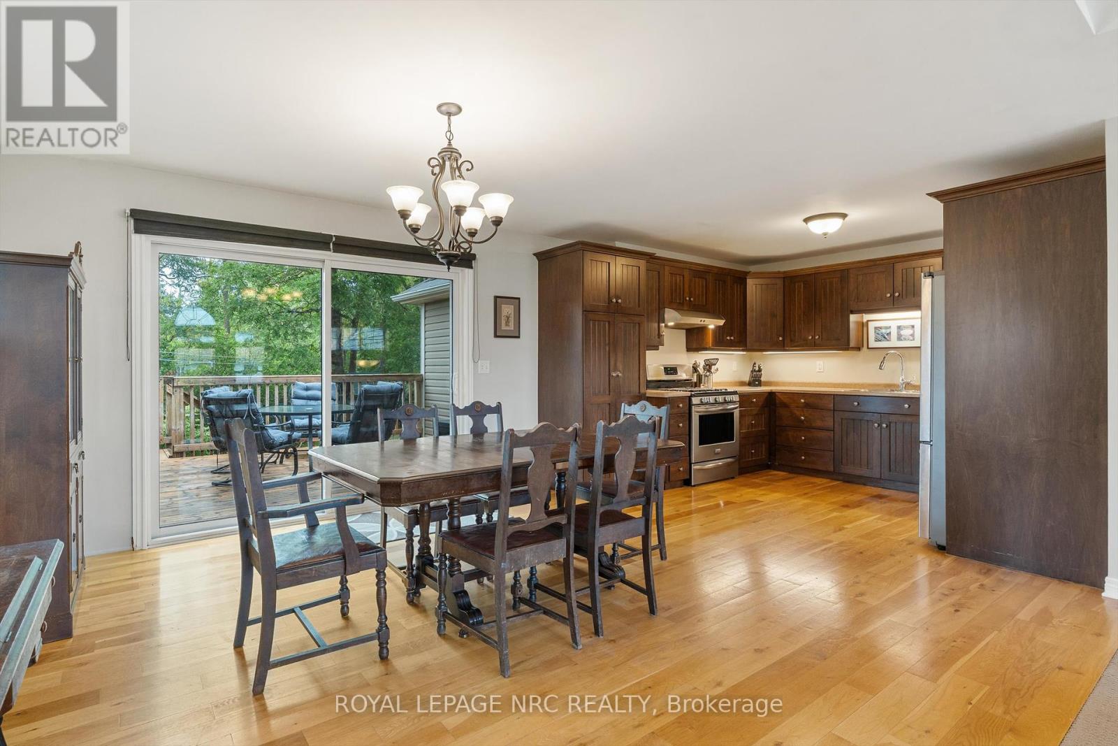 3552 Campden Road, Lincoln (Escarpment), Ontario  L0R 1G0 - Photo 13 - X12417736