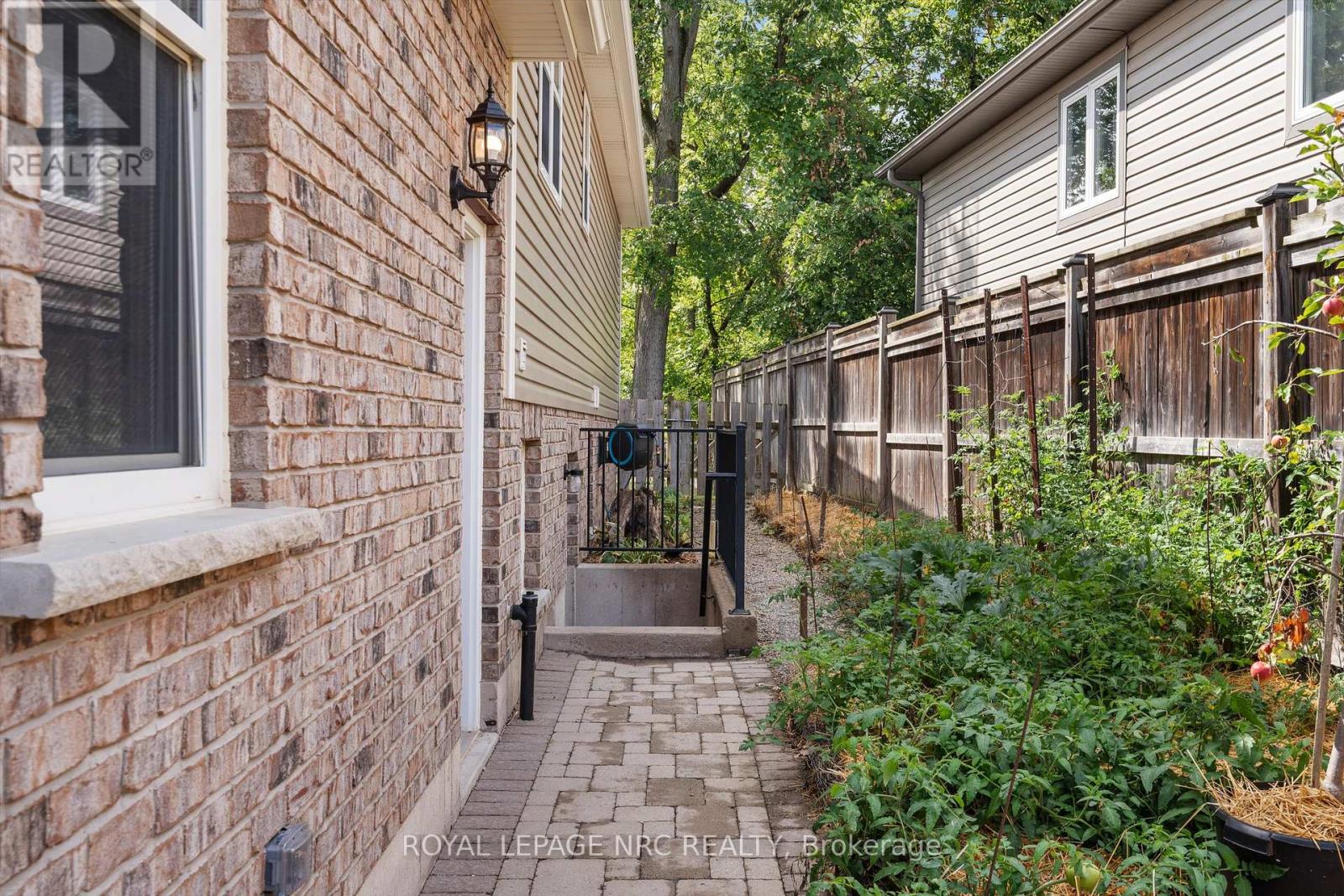 3552 Campden Road, Lincoln (Escarpment), Ontario  L0R 1G0 - Photo 34 - X12417736
