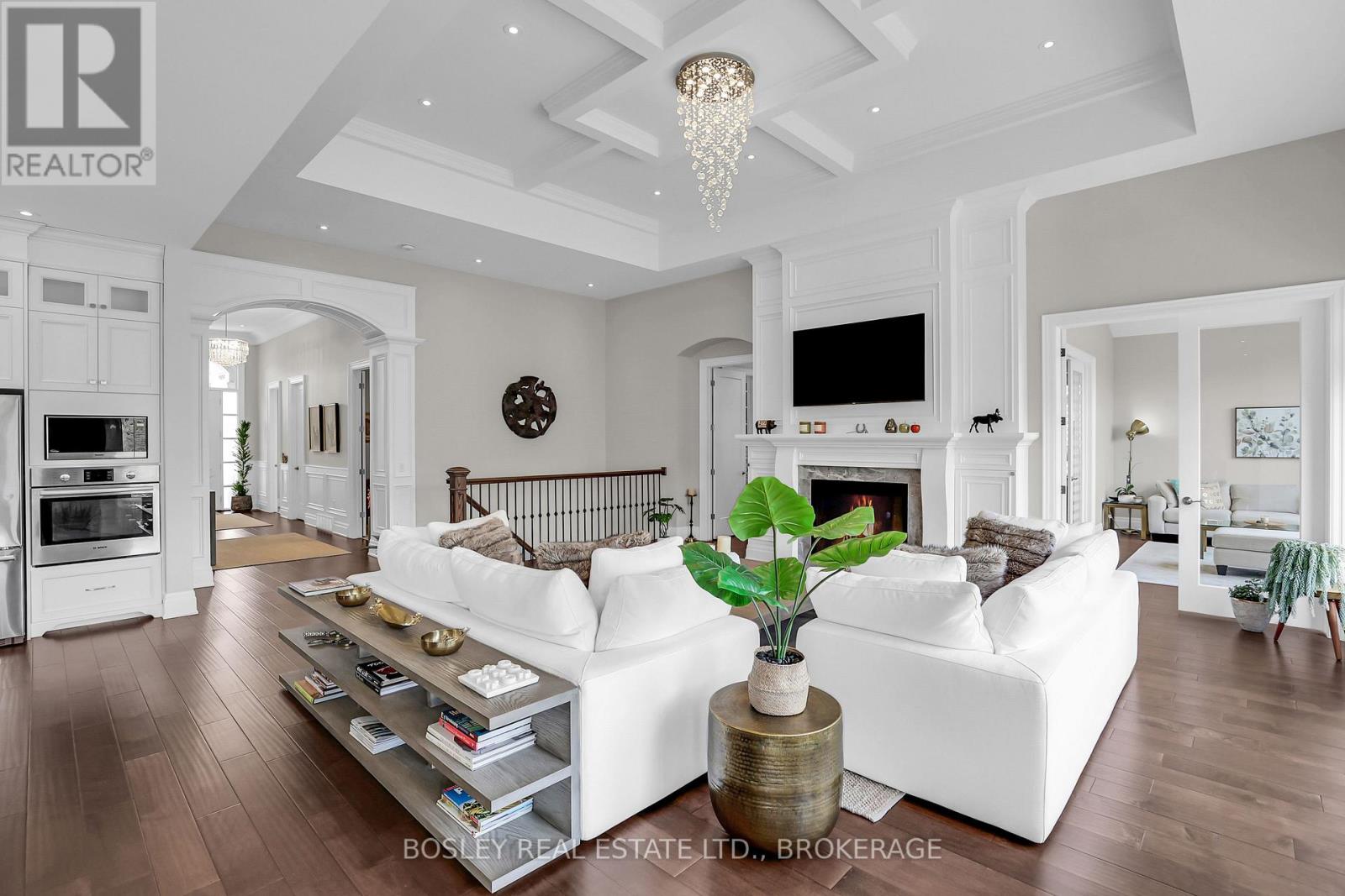 32 Philmori Boulevard, Pelham, Ontario  L0S 1E5 - Photo 4 - X12347166