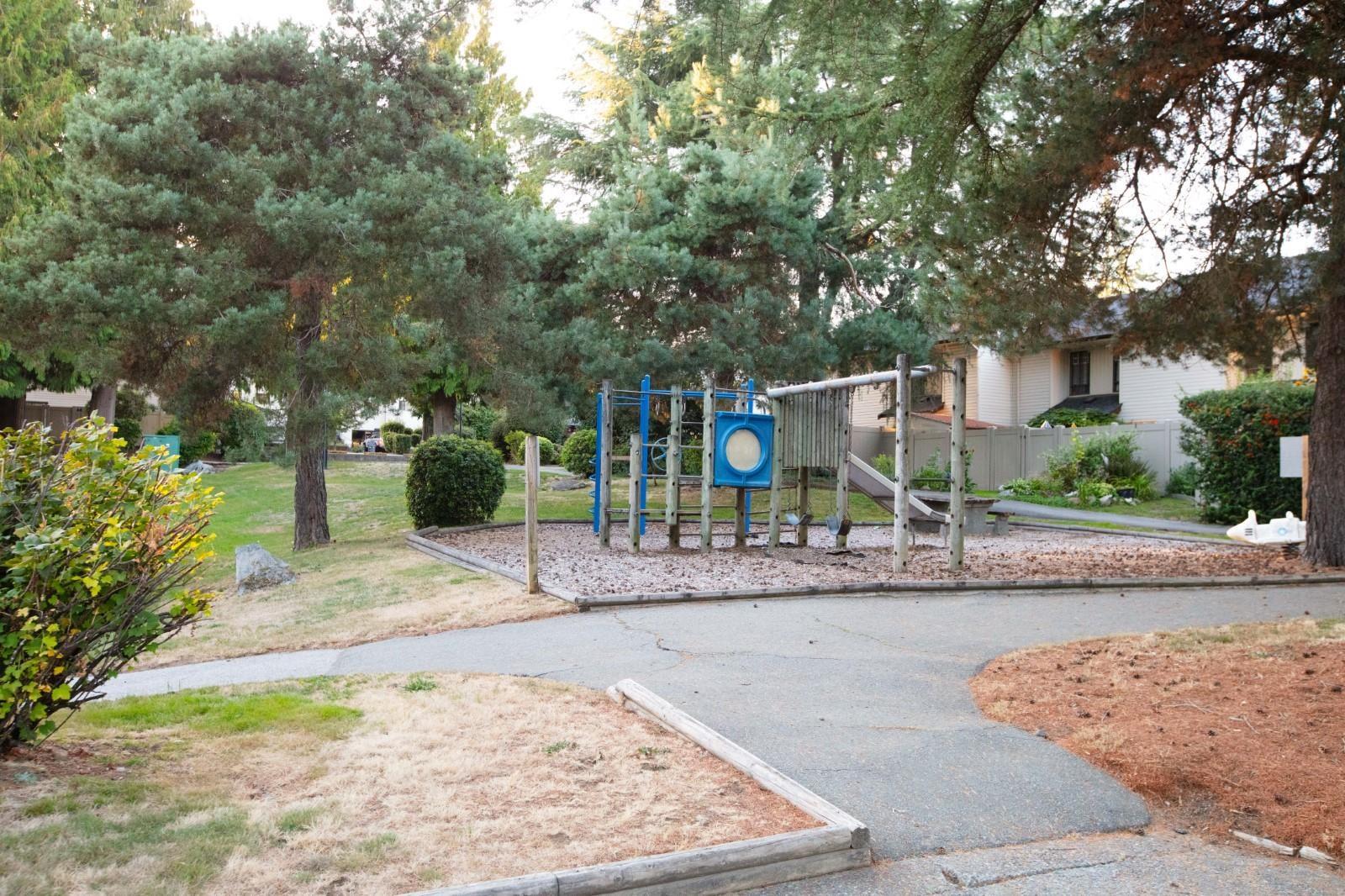 702 9270 122 Street, Surrey, British Columbia  V3V 4L5 - Photo 4 - R3043939