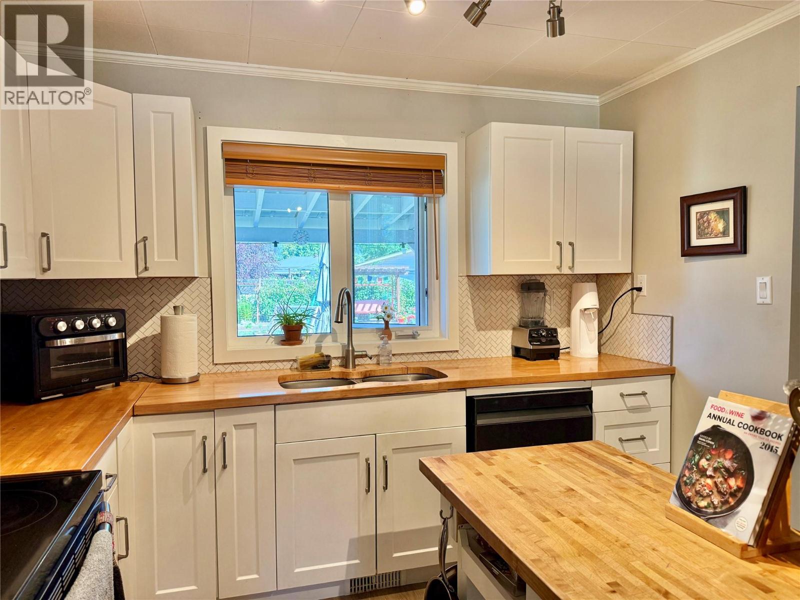 1543 68th Avenue, Grand Forks, British Columbia  V0H 1H0 - Photo 14 - 10357493