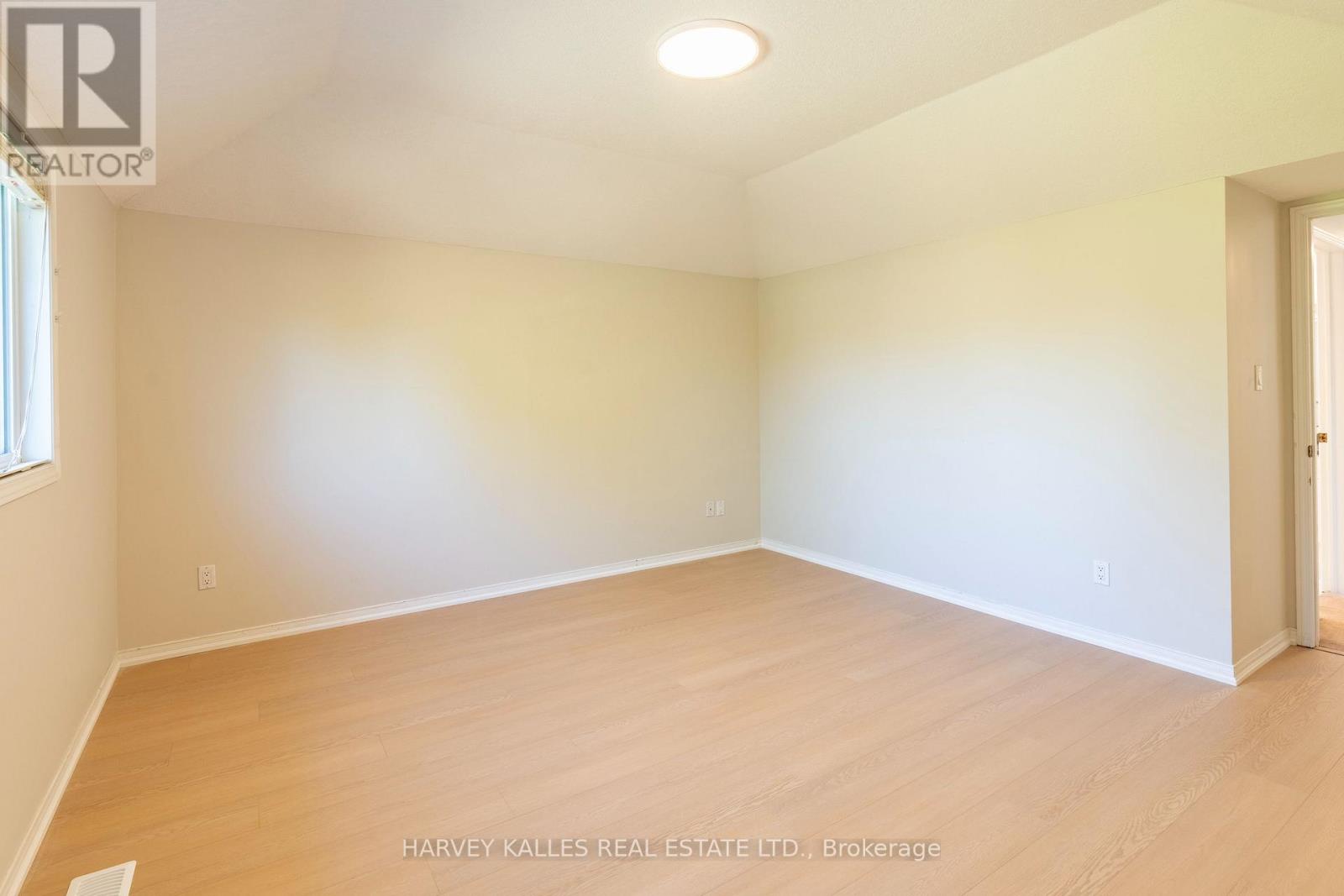 573 Windjammer Way, Waterloo, Ontario  N2K 3Z5 - Photo 25 - X12417719