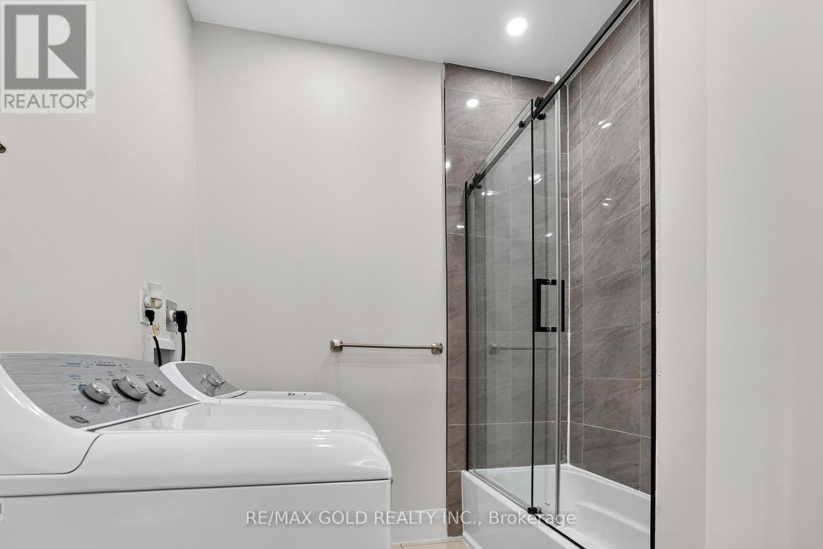 3 Wardrope Avenue, Hamilton, Ontario  L8G 1R9 - Photo 32 - X12417720