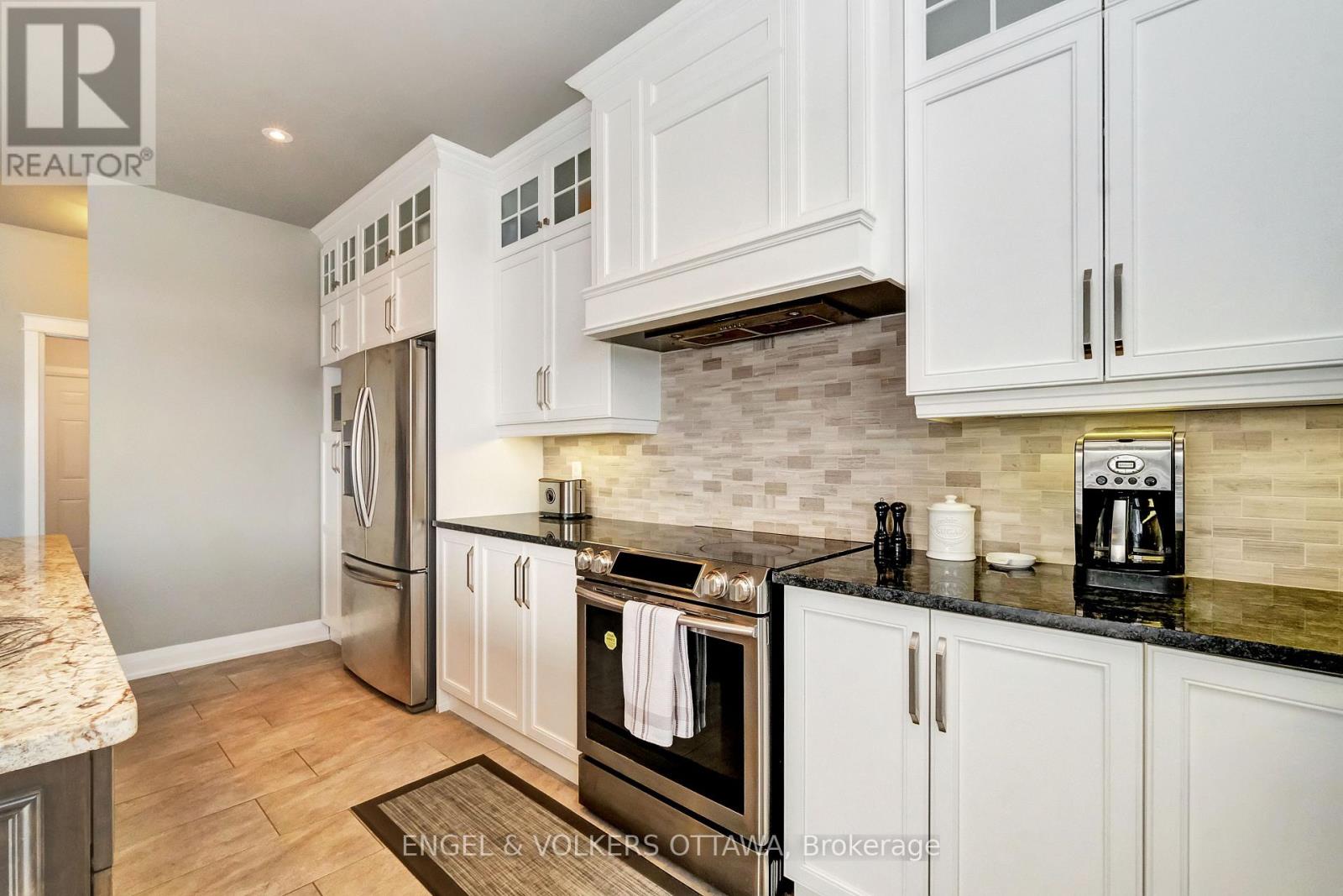 304 Colmar Street, Russell, Ontario  K0A 1W0 - Photo 19 - X12417753