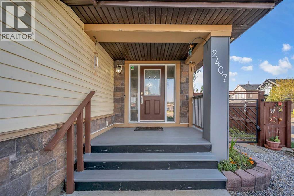2407 Kingsland View Se, Airdrie, Alberta  T4A 0A5 - Photo 3 - A2256968